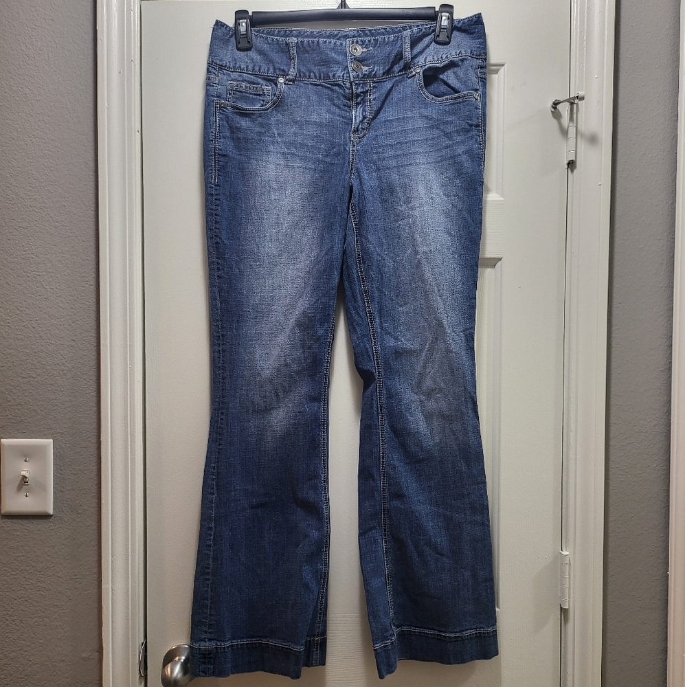 Maurices Plus Size 13/14 Jeans